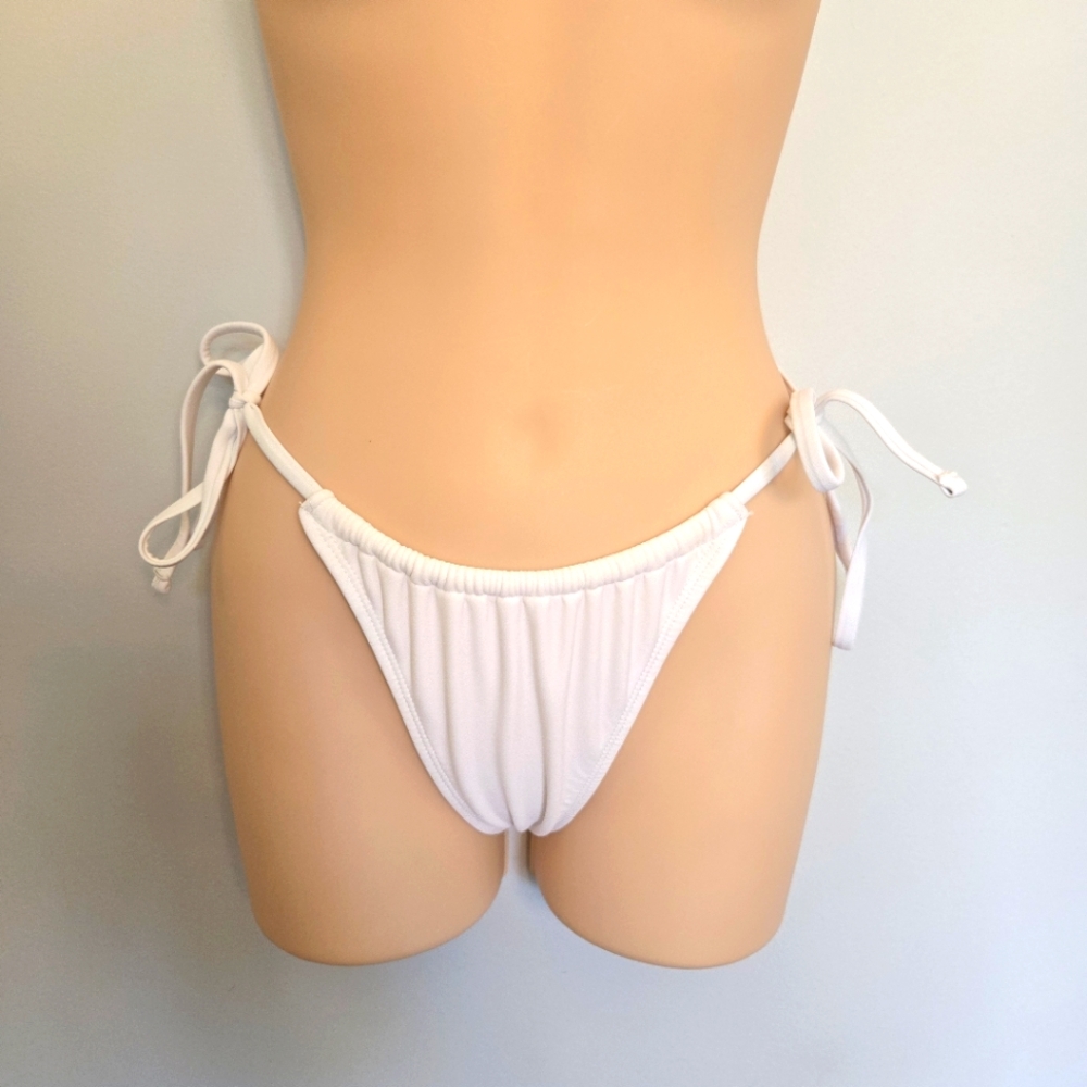 NWOT WILD FABLE bikini bottom white cheeky fully adjustable tie sides Sz SMALL